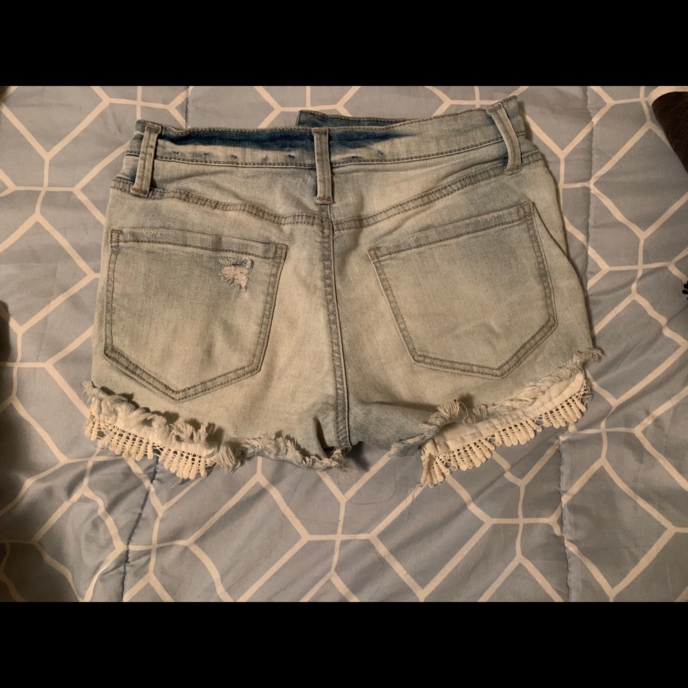 Jean Shorts with Lace Pocket Details - Picture 2 of 2